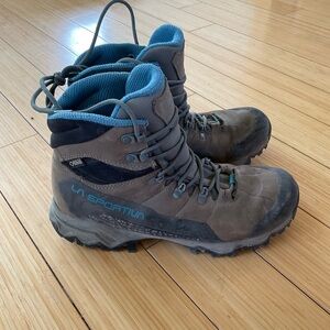 La Sportiva High Hiking boots